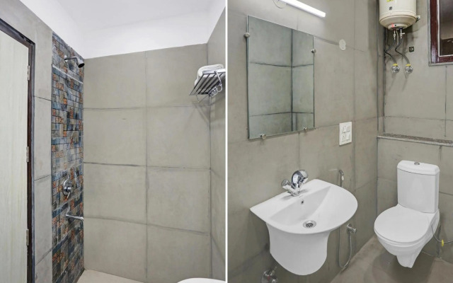 Collection O 70198 Metro View Ashok Vihar