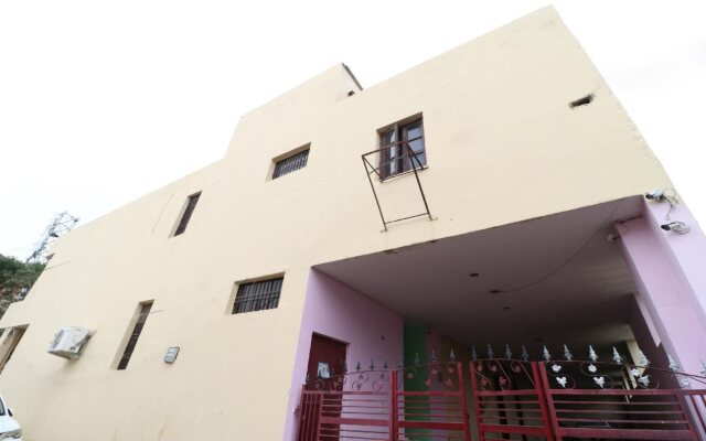 Oyo 28325 Dhillon Residency