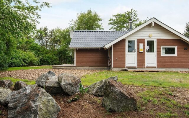 6 Person Holiday Home in Hemmet