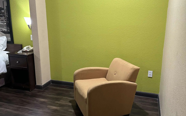 Red Lion Inn & Suites IAH Airport East