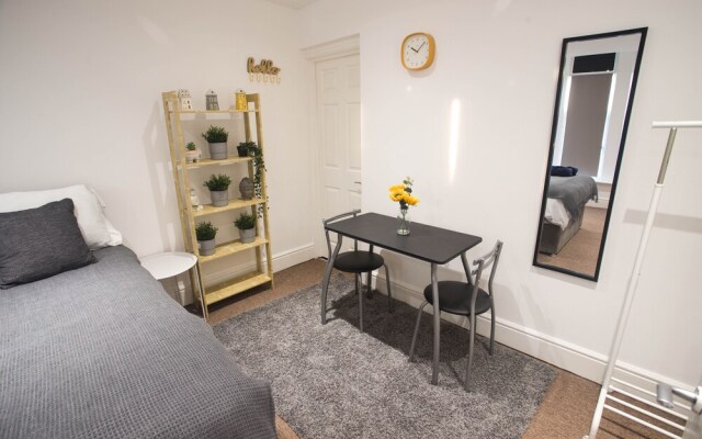 Short Stay Bristol - Stapleton 1 Apartment
