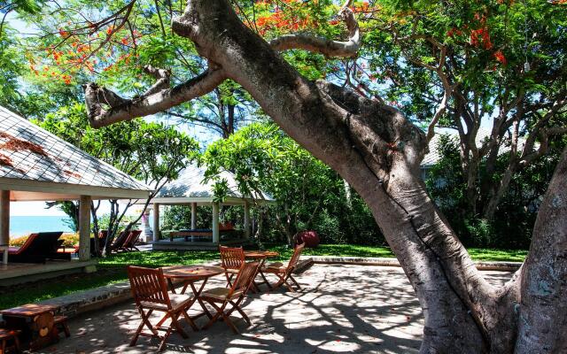 Baan Bayan Beachfront Hotel