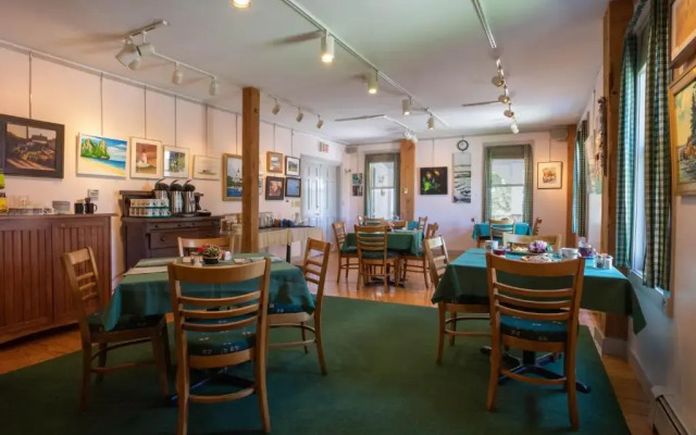 Maple Hill Farm Inn