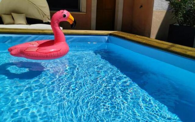 STUDIO PRIVATIF CLIMATISÉ , TERRASSE ET PiSCINE