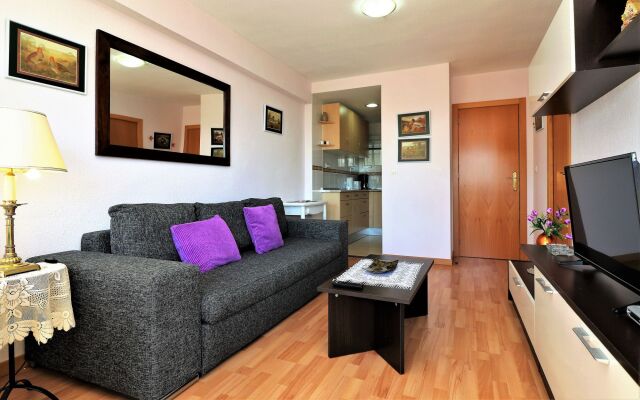 Apartamento Karola 15-C