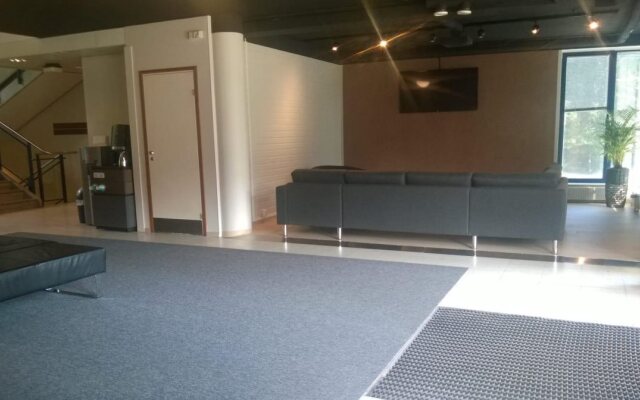 Pilot Airport Hotel