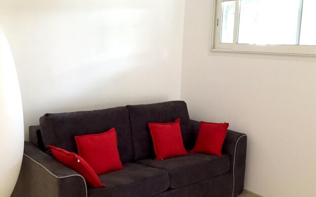 Studio in Vence, With Wonderful City View, Private Pool, Enclosed Gard