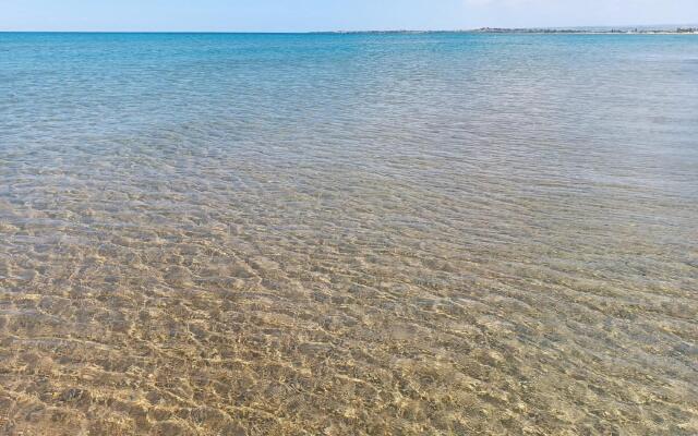 Snug holiday home in Pachino with a balcony/terrace