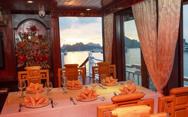 Viola Cruise Halong Bay