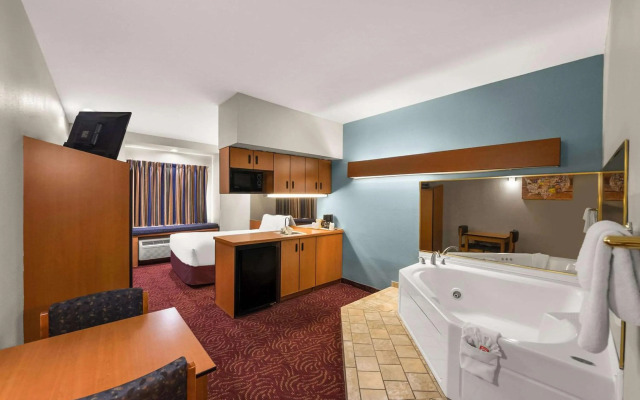 Econo Lodge Inn & Suites Mesquite - Dallas East
