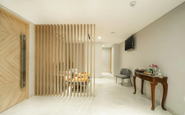 HARRIS Suites Puri Mansion