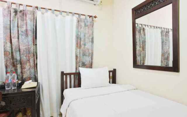 Standard Twin @Lathysha Guest House