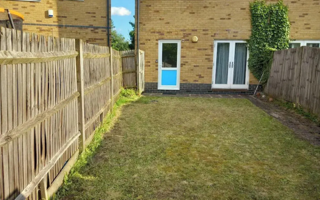 Cosy 1-bed Studio in Northolt