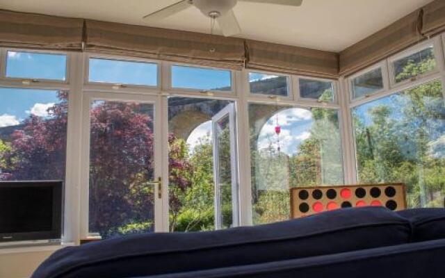 The Grange Guesthouse, Cefn-Coed