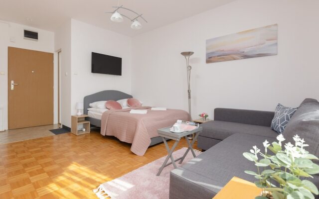 Warsaw Ursynow Studio by Renters