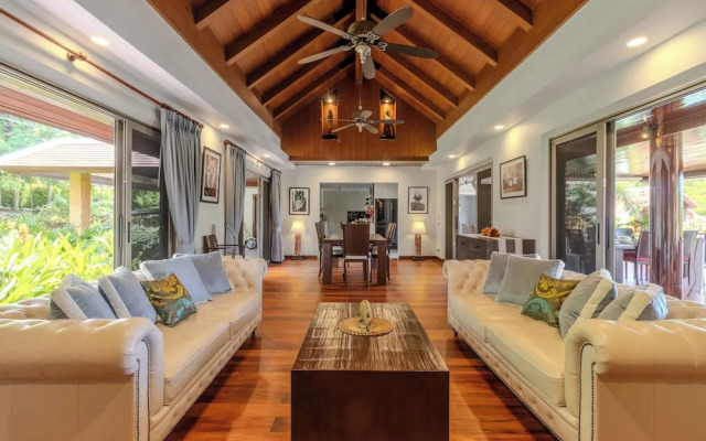 Famous Baan Bua Luxury Estate V238