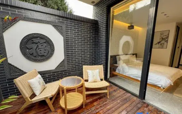 Xiangyu Courtyard-Style Hotel (Ancient City of Zhengding Longxing Temple)