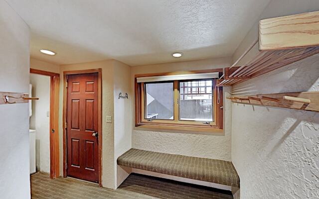 15tru5ai 3 Bedroom Condo