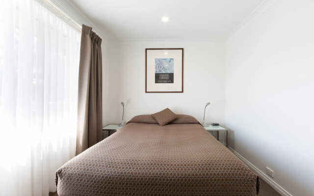 Forrest Hotel and Apartments – Guest Rooms – Canberra