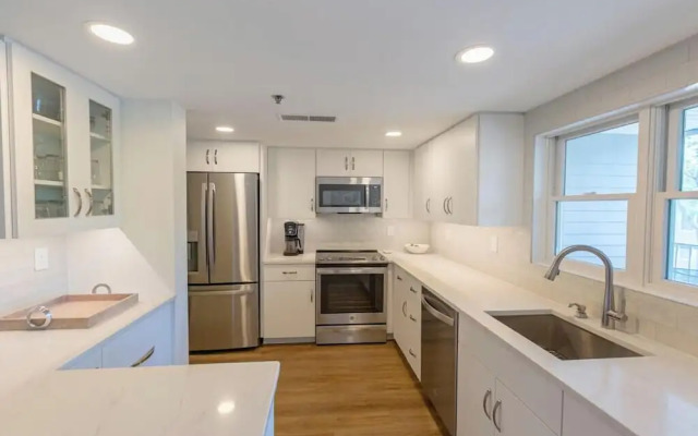 Wilmington Avenue 50 #102