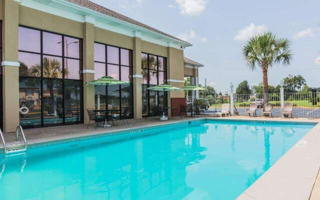 Quality Inn & Suites North Montgomery