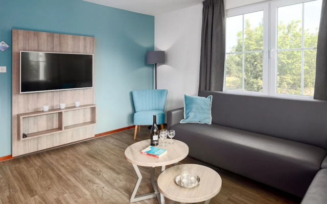 Maasduinen Villa With Sauna & Washer