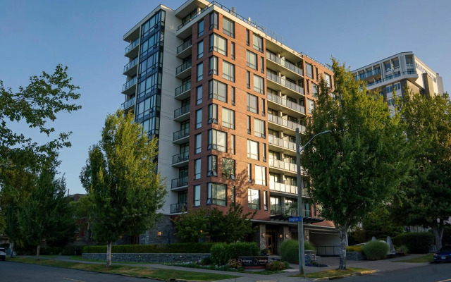 The Oswego Hotel