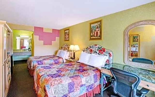 Days Inn Charlotte North-Speedway-UNCC-Research Pa