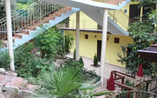 Aida Guest House