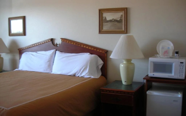 Model Towne Inn