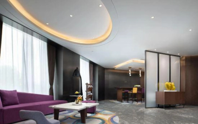 Hampton by Hilton Zhumadian Sports Center