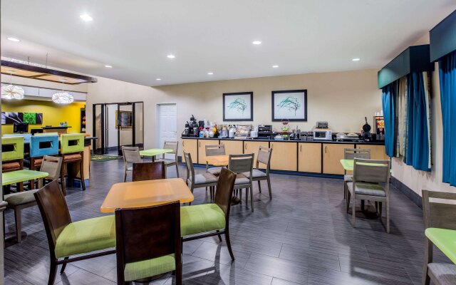 La Quinta Inn & Suites by Wyndham Pasadena