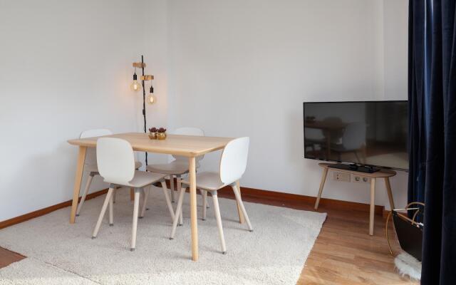 MARIA · Stylish 2 BR apartment with private roof terrace