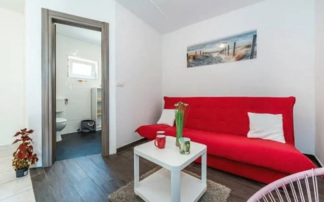 Apartment Lara 1Km From Sea