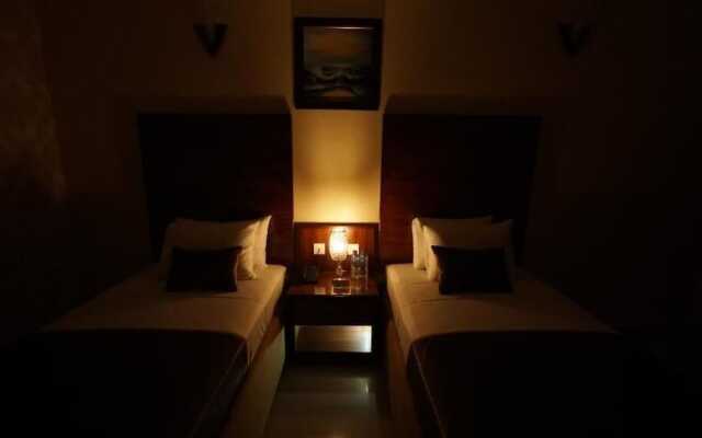 World Inn Karachi