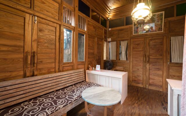 OYO 1592 Gading 4u Homestay