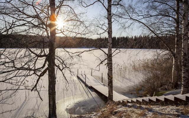 Peace and Privacy Travel - Aulanko Lake Hide-out