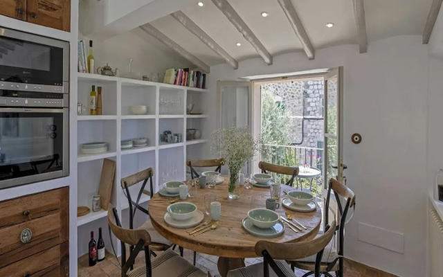 Stylish Holiday Home With Deia Views