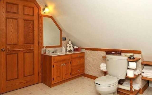 Victorian Loft B & B