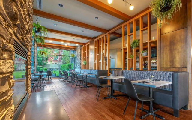 The Oswego Hotel