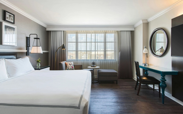 The Lindy Renaissance Charleston Hotel