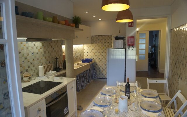 Avenida Cozy Apartment