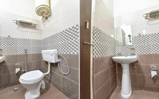 OYO 9571 Hotel Aditya Residency