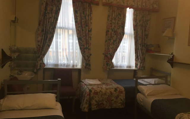 Albany Hotel