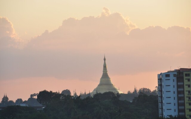 Royal Landmark Hotel