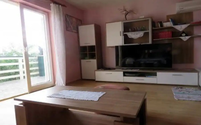 Serene Barbat Escape With Just Minutes From the Beach