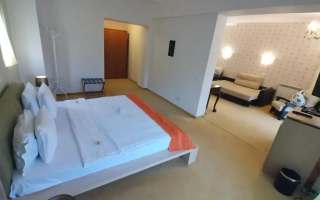 Atrium Mountain View