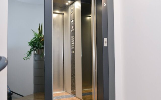 One & Only 🎖central City Penthouse