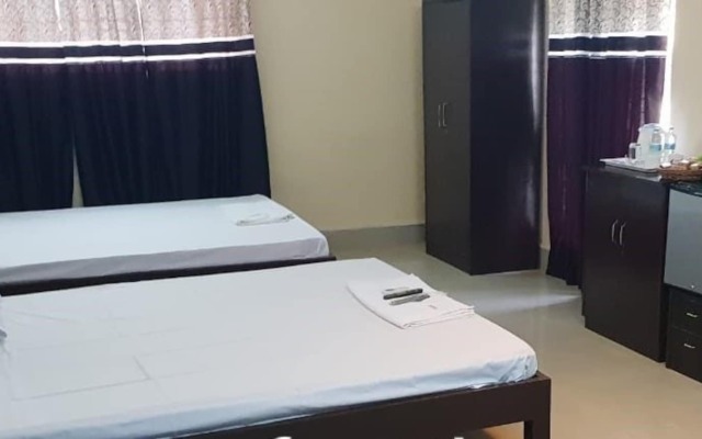 The Salvation Army Red  Shield Guest House - Hostel