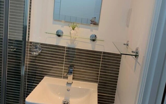 Apperley Bridge View- Modern Cosy and Comfortable